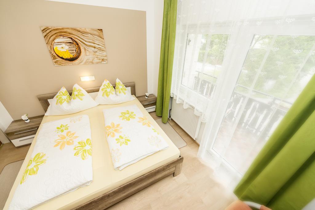Gaestehaus Genf Velden am Wörthersee Værelse billede